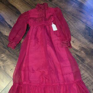 STUNNING VINTAGE LITTLE GIRLS DRESS GOWN SIZE 4 1970'S NEW LACE COLLAR FRONT